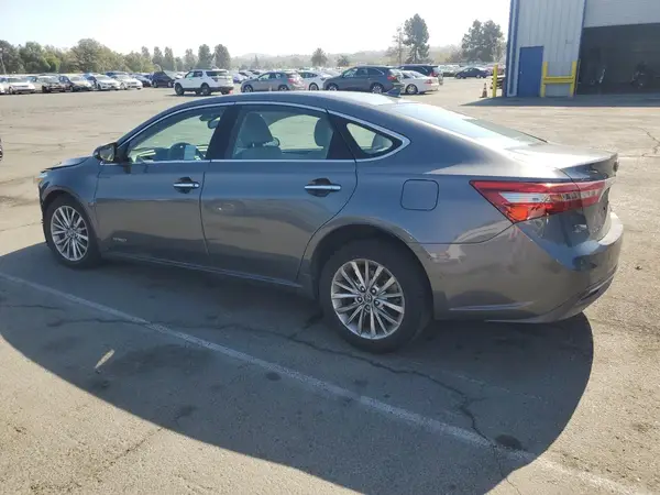 4T1BD1EB7JU059999 2018 TOYOTA AVALON - Image 2