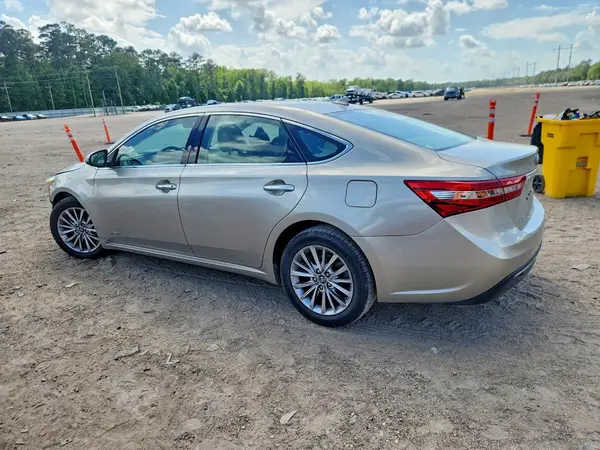 4T1BD1EB7JU061672 2018 TOYOTA AVALON - Image 2