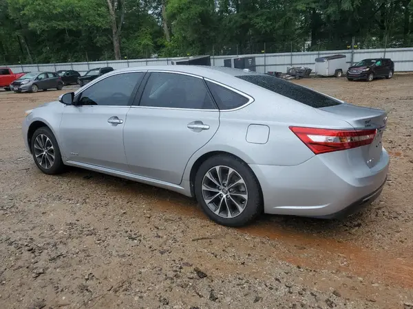 4T1BD1EB7JU063695 2018 TOYOTA AVALON - Image 2