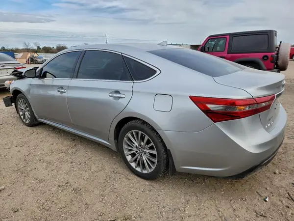 4T1BD1EB8HU057933 2017 TOYOTA AVALON - Image 2