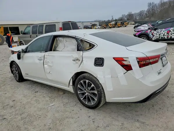 4T1BD1EB8HU058953 2017 TOYOTA AVALON - Image 2