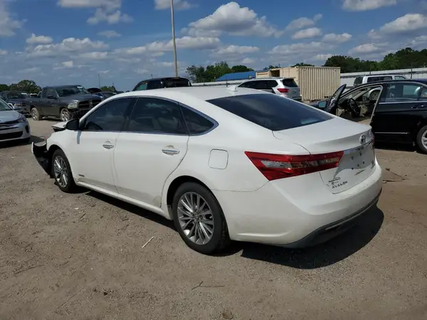 4T1BD1EB8JU059915 2018 TOYOTA AVALON - Image 2