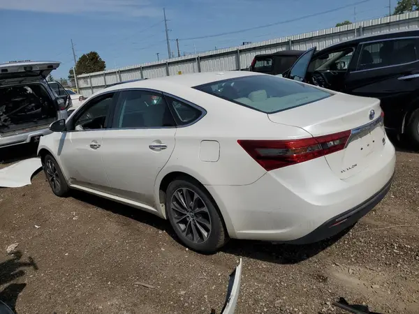 4T1BD1EB8JU061325 2018 TOYOTA AVALON - Image 2