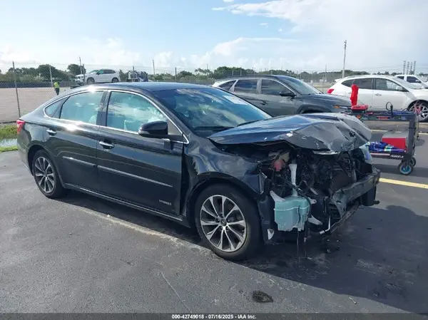 4T1BD1EB8JU061910 2018 TOYOTA AVALON - Image 1