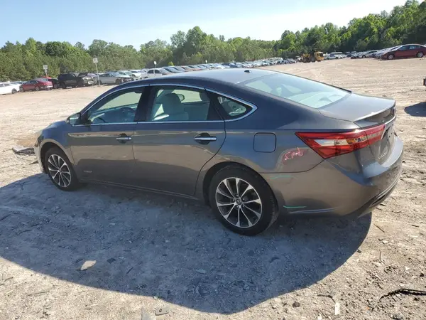 4T1BD1EB8JU062085 2018 TOYOTA AVALON - Image 2