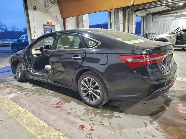 4T1BD1EB8JU064225 2018 TOYOTA AVALON - Image 2