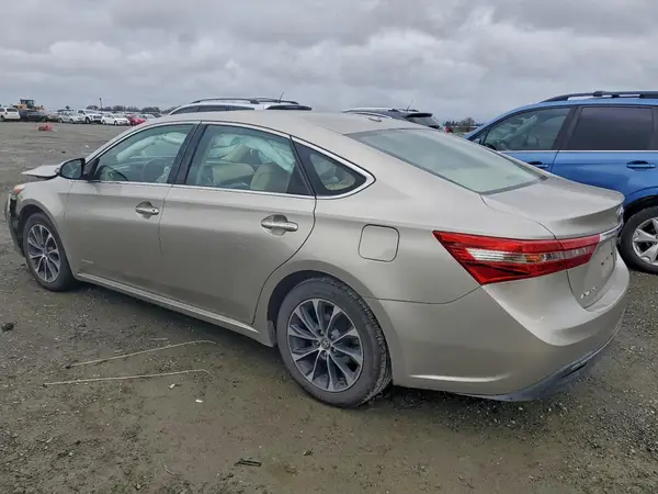 4T1BD1EB9JU061057 2018 TOYOTA AVALON - Image 2