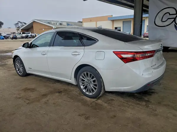 4T1BD1EB9JU062919 2018 TOYOTA AVALON - Image 2