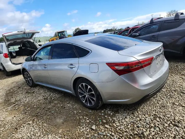 4T1BD1EB9JU064024 2018 TOYOTA AVALON - Image 2