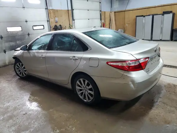 4T1BD1FK0GU181644 2016 TOYOTA CAMRY - Image 2