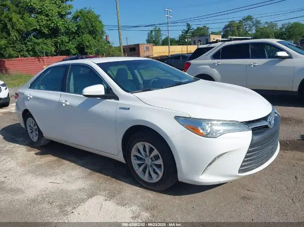 4T1BD1FK0GU190828 2016 TOYOTA CAMRY - Image 1