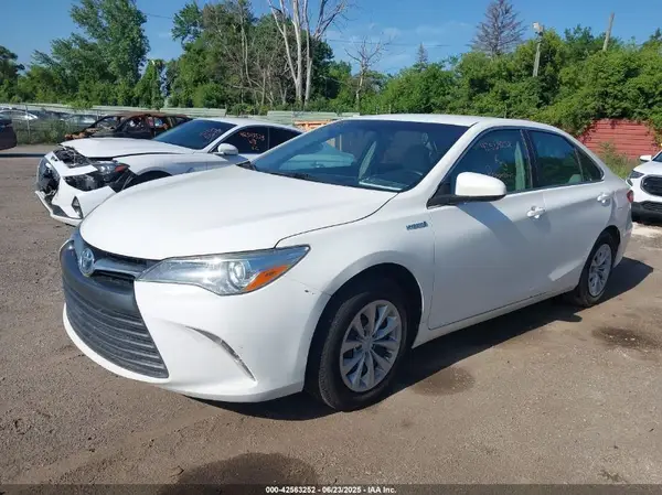 4T1BD1FK0GU190828 2016 TOYOTA CAMRY - Image 2