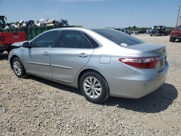 4T1BD1FK0GU191462 2016 TOYOTA CAMRY - Image 2