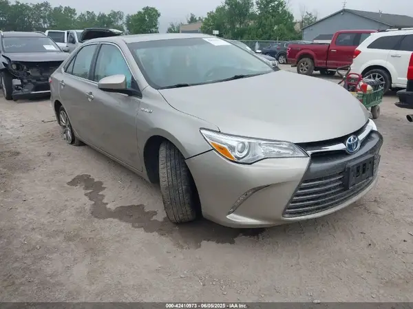 4T1BD1FK0GU197519 2016 TOYOTA CAMRY - Image 1