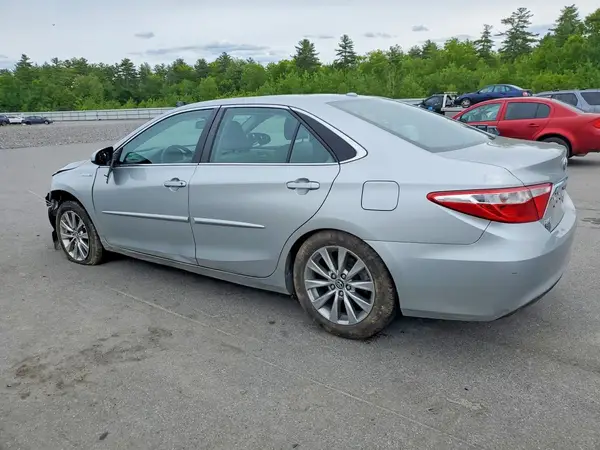 4T1BD1FK0HU200923 2017 TOYOTA CAMRY - Image 2