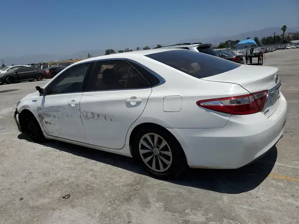4T1BD1FK0HU203045 2017 TOYOTA CAMRY - Image 2