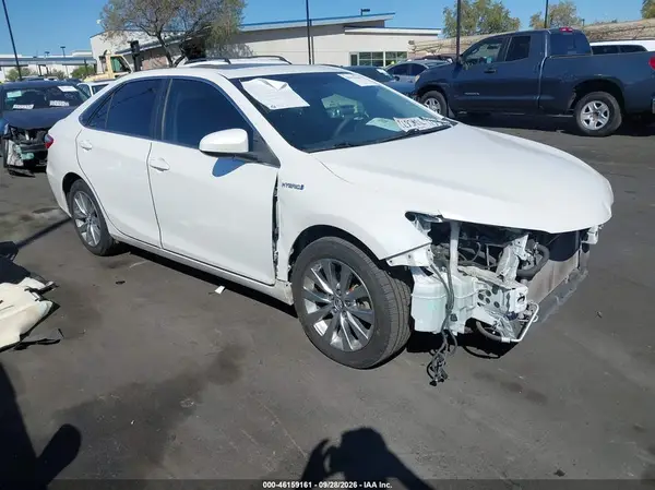 4T1BD1FK0HU203725 2017 TOYOTA CAMRY - Image 1