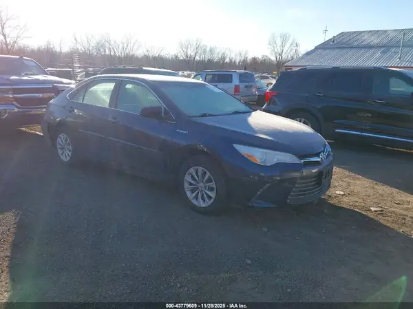 4T1BD1FK0HU205085 2017 TOYOTA CAMRY - Image 1