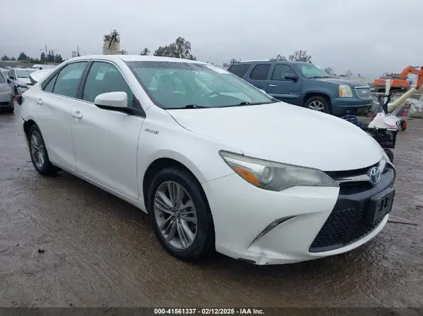4T1BD1FK0HU207435 2017 TOYOTA CAMRY - Image 1