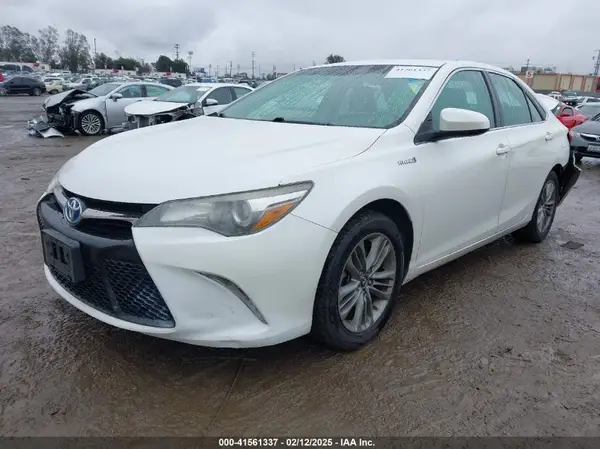 4T1BD1FK0HU207435 2017 TOYOTA CAMRY - Image 2