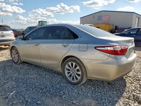 4T1BD1FK0HU212022 2017 TOYOTA CAMRY - Image 2