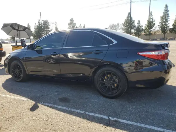 4T1BD1FK0HU212764 2017 TOYOTA CAMRY - Image 2