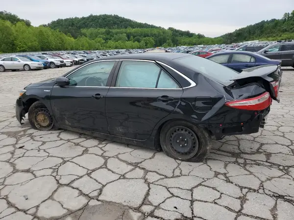 4T1BD1FK0HU215003 2017 TOYOTA CAMRY - Image 2