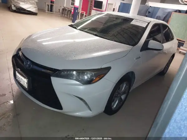 4T1BD1FK0HU217897 2017 TOYOTA CAMRY - Image 2