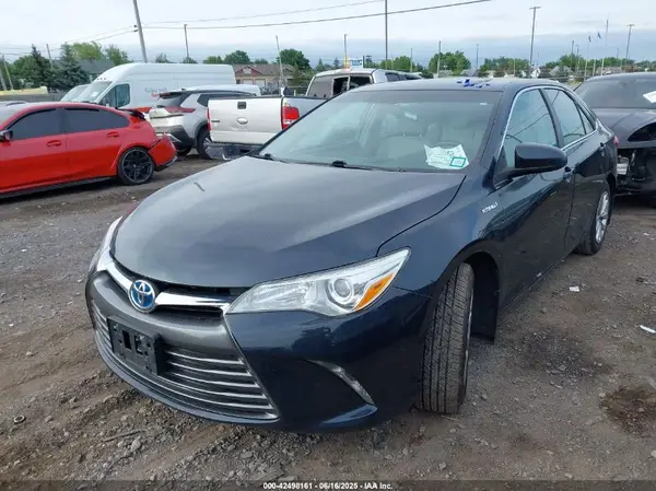 4T1BD1FK0HU218211 2017 TOYOTA CAMRY - Image 2