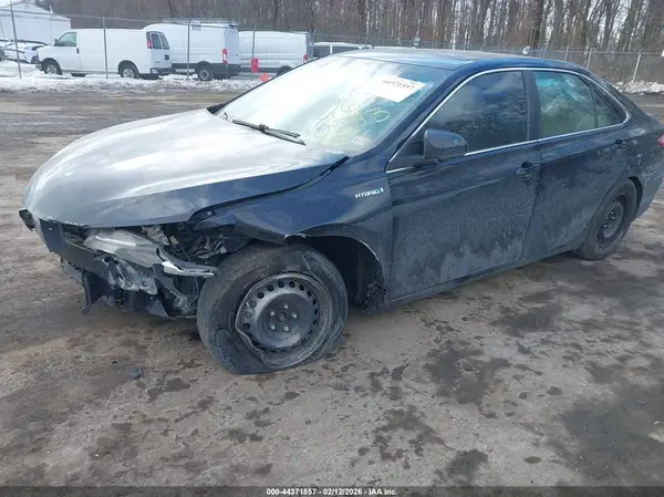 4T1BD1FK0HU221299 2017 TOYOTA CAMRY - Image 2