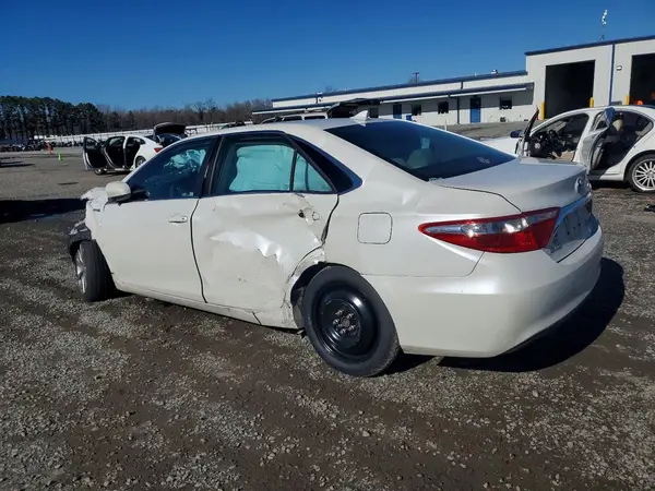4T1BD1FK0HU221626 2017 TOYOTA CAMRY - Image 2