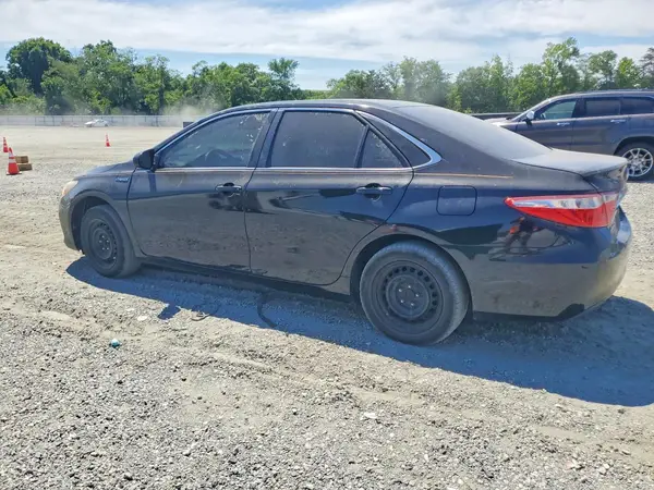 4T1BD1FK0HU221707 2017 TOYOTA CAMRY - Image 2