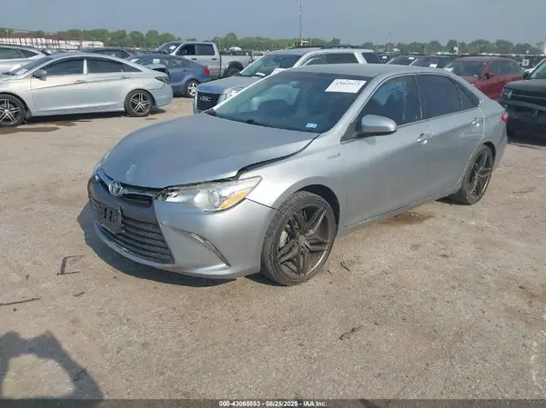 4T1BD1FK0HU222078 2017 TOYOTA CAMRY - Image 2
