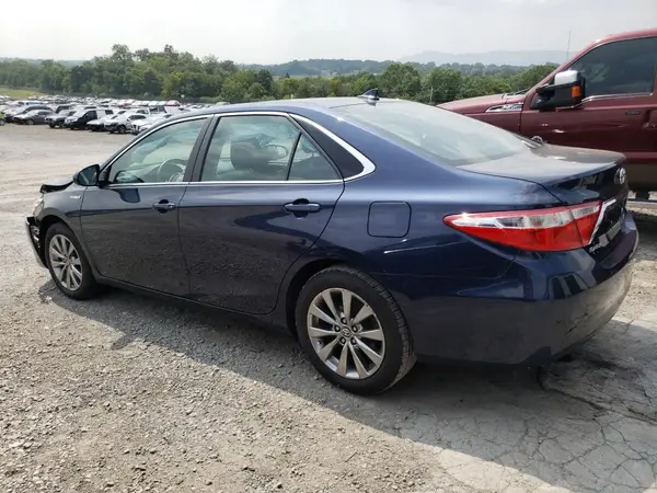 4T1BD1FK0HU222923 2017 TOYOTA CAMRY - Image 2