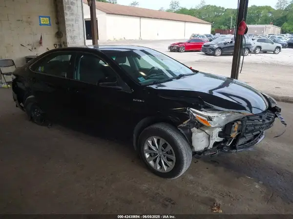 4T1BD1FK0HU223425 2017 TOYOTA CAMRY - Image 1