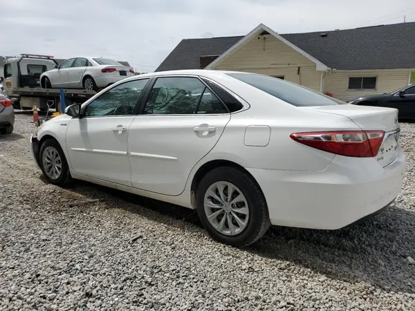 4T1BD1FK0HU224624 2017 TOYOTA CAMRY - Image 2