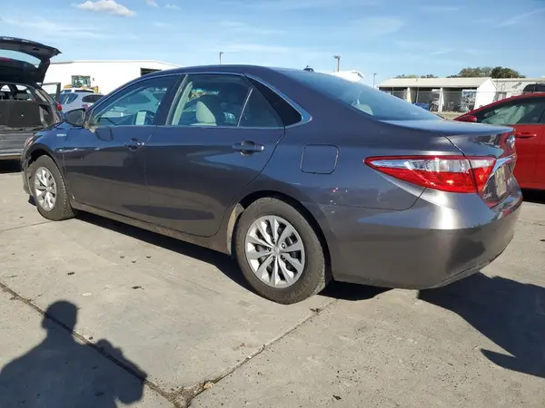 4T1BD1FK1GU177330 2016 TOYOTA CAMRY - Image 2