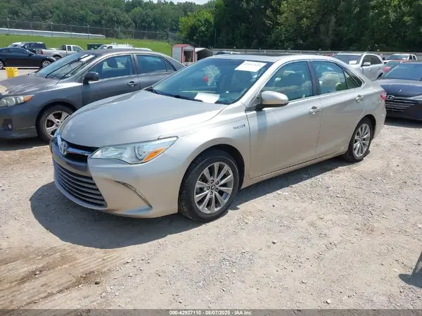 4T1BD1FK1GU178302 2016 TOYOTA CAMRY - Image 2