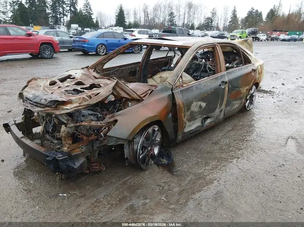 4T1BD1FK1GU181572 2016 TOYOTA CAMRY - Image 2