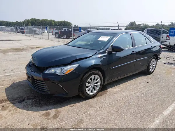 4T1BD1FK1GU183600 2016 TOYOTA CAMRY - Image 2