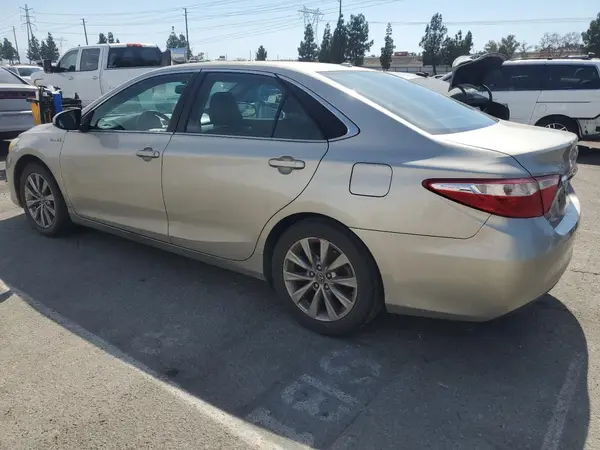 4T1BD1FK1GU195438 2016 TOYOTA CAMRY - Image 2