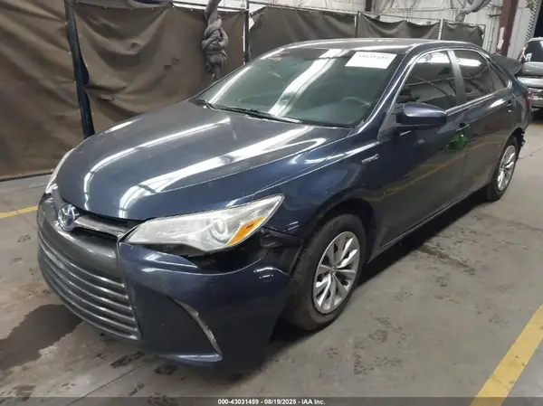 4T1BD1FK1HU201868 2017 TOYOTA CAMRY - Image 2