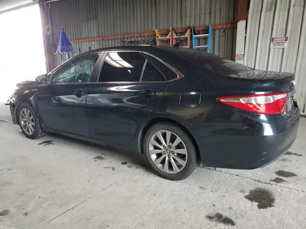 4T1BD1FK1HU203880 2017 TOYOTA CAMRY - Image 2