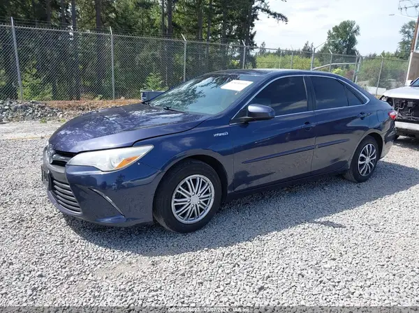 4T1BD1FK1HU204608 2017 TOYOTA CAMRY - Image 2