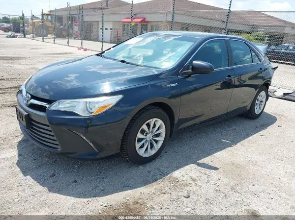 4T1BD1FK1HU205886 2017 TOYOTA CAMRY - Image 2