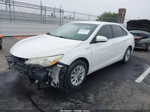 4T1BD1FK1HU207122 2017 TOYOTA CAMRY - Image 2