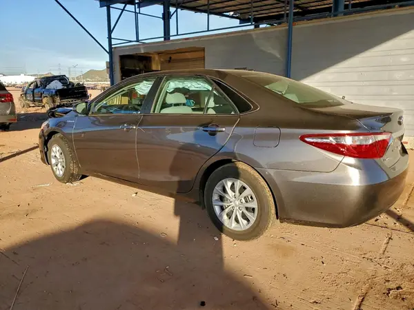 4T1BD1FK1HU211820 2017 TOYOTA CAMRY - Image 2