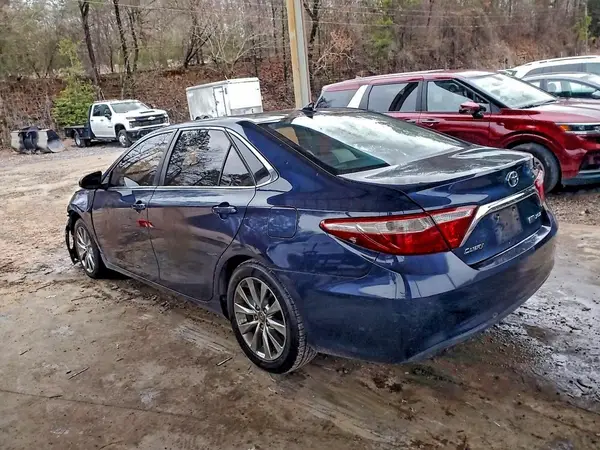 4T1BD1FK1HU211915 2017 TOYOTA CAMRY - Image 2