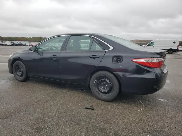 4T1BD1FK1HU211963 2017 TOYOTA CAMRY - Image 2