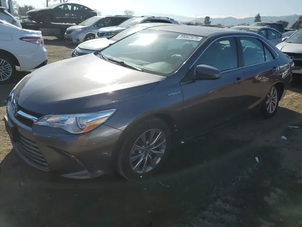 4T1BD1FK1HU218007 2017 TOYOTA CAMRY - Image 1